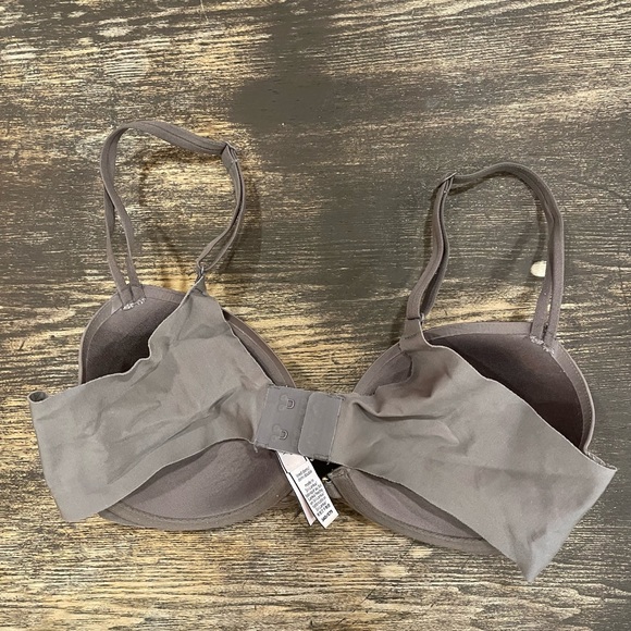 Grey VS Demi Bra - Picture 3 of 3